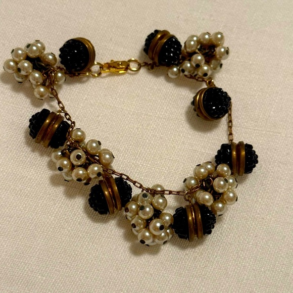 Vintage Pearl & Gold-Tone Jewelry Set Necklace, Bracelet, Earrings & Brooch NWT - Picture 4 of 8